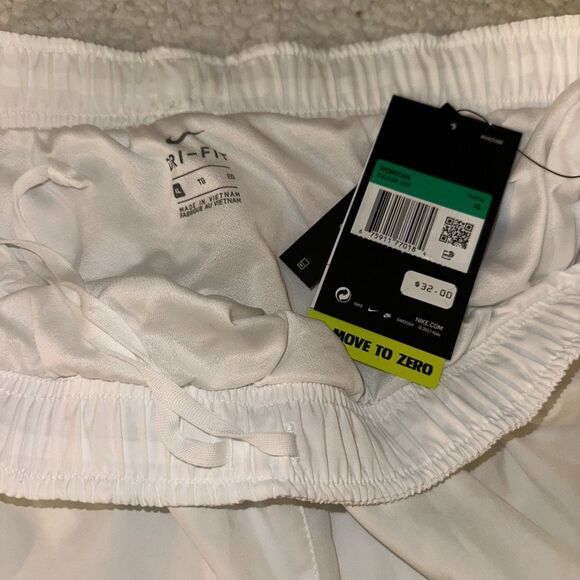Nike Drifit XL Running Shorts Solid White Built in Liner Womens NWT - Picture 6 of 8